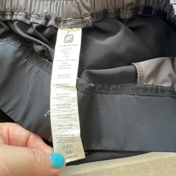 Fabletics Windsor Jogger Sweatpants Black Gray Medium - Picture 6 of 8